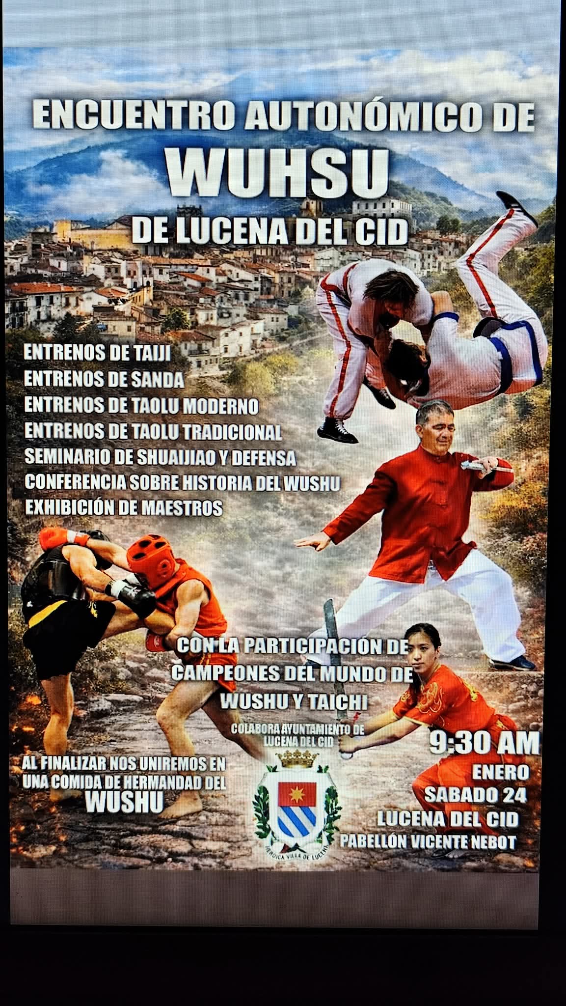 Practicantes de wushu entrenan taolu, sanda y taiji en un pabellón deportivo en Castellón.