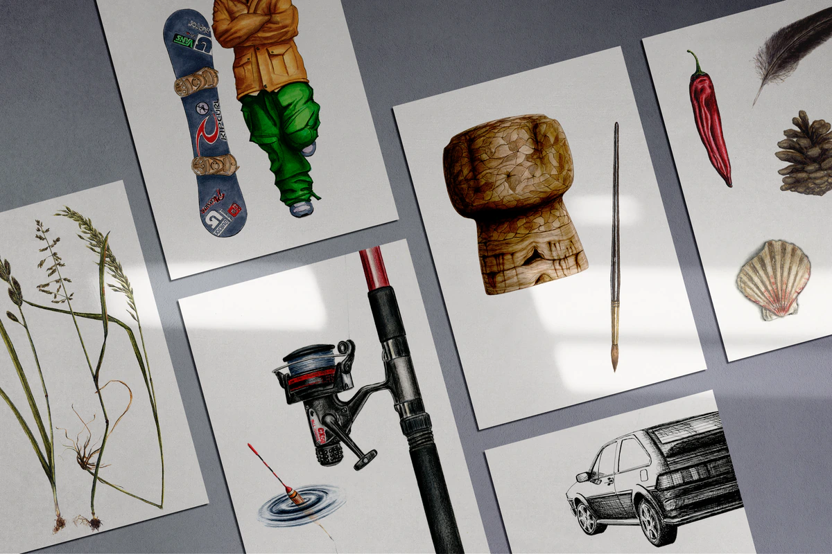 Sammlung eigener Illustrationen mit Angelrolle, Korken, Pflanzen, Naturmaterialien, Auto und Snowboarder
