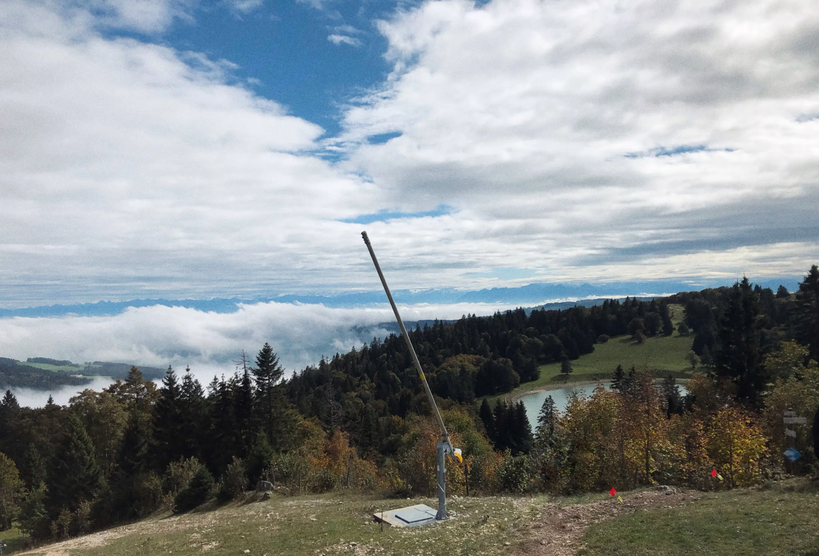 Vue sur les Alpes depuis le sommet du Mont d'Or
