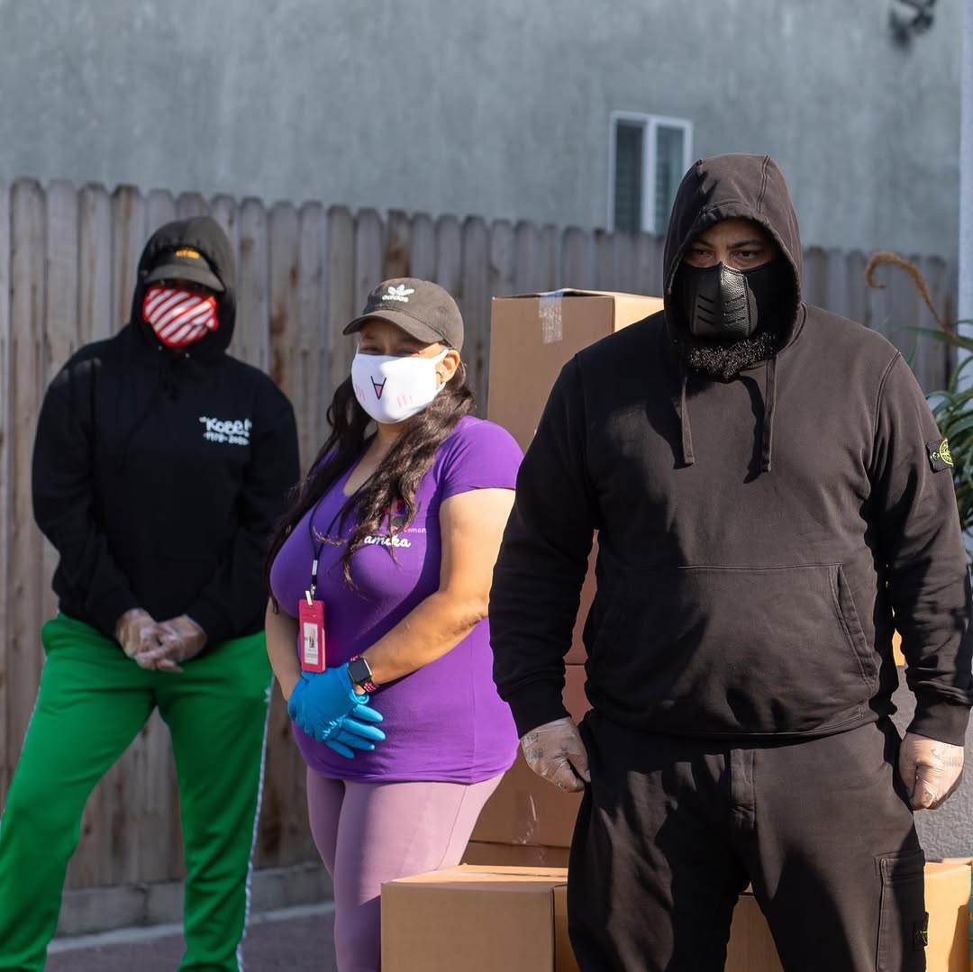 Sheron Barber and 4hunnidWays Deliver Essential Supplies to 100+ LA Families media 9