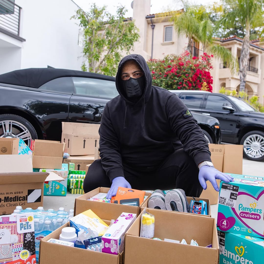 Sheron Barber and 4hunnidWays Deliver Essential Supplies to 100+ LA Families media 2