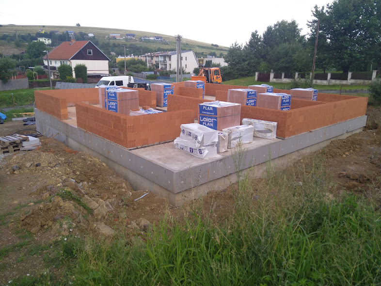 Spišská Nová Ves Ferčekovce – Rodinný bungalov v tichej štvrti s výhľadom na les a kopce v lokalite Spišská Nová Ves – Ferčekovce. – obrázok 2