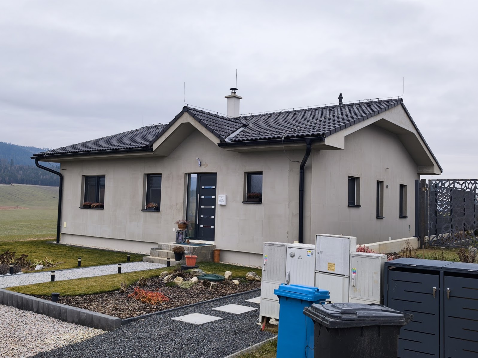 Spišské Tomášovce – Spišské Tomášovce – tradičný rodinný dom s valbovou strechou.