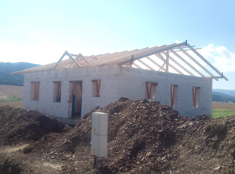 Spišské Tomášovce – Spišské Tomášovce – tradičný rodinný dom s valbovou strechou. – obrázok 3