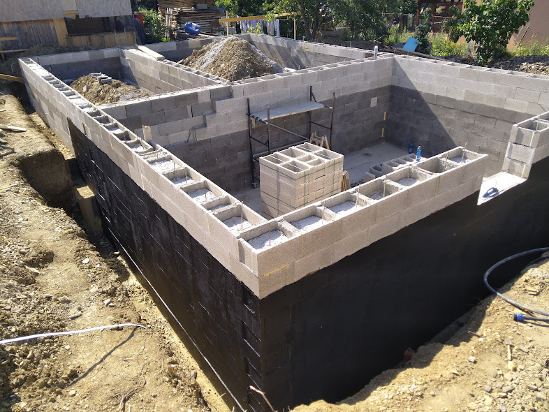 Spišské Tomášovce – Moderný dvojpodlažný dom s minimalistickou architektúrou v Spišských Tomášovciach.  – obrázok 2