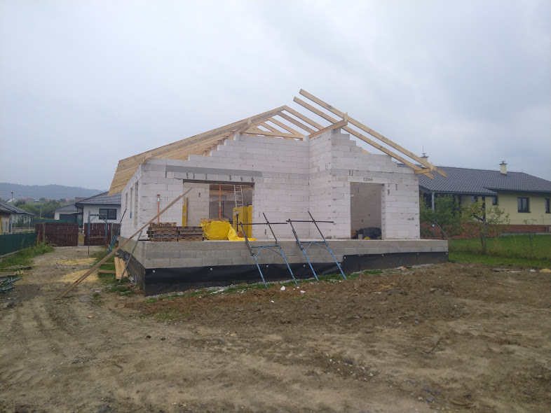 Spišské Tomášovce – Nízkoenergetický rodinný dom s čistým dizajnom a garážou v Spišských Tomášovciach. – obrázok 3