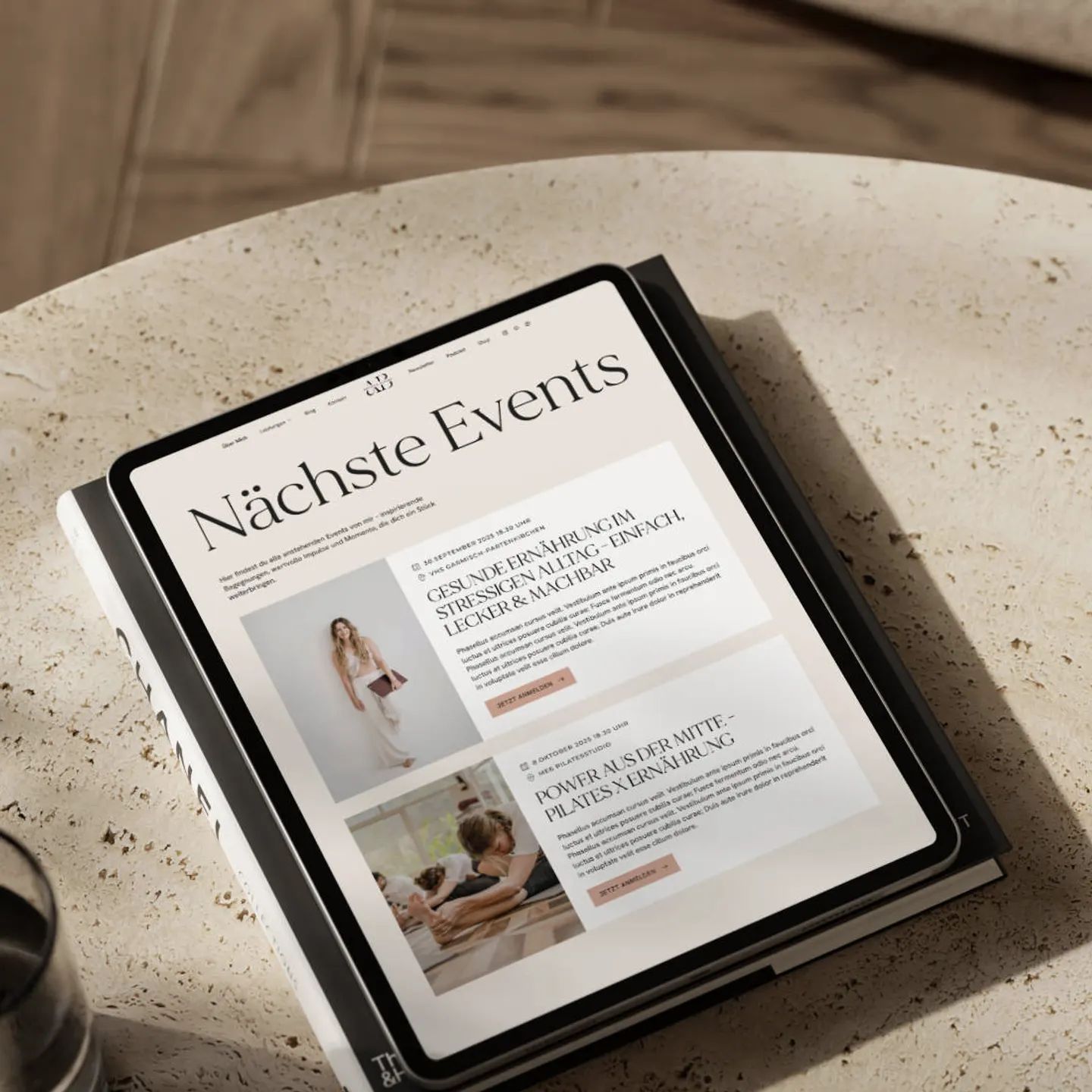 Tablet mit der Veranstaltungsseite „Nächste Events“ von Antonia Bläser