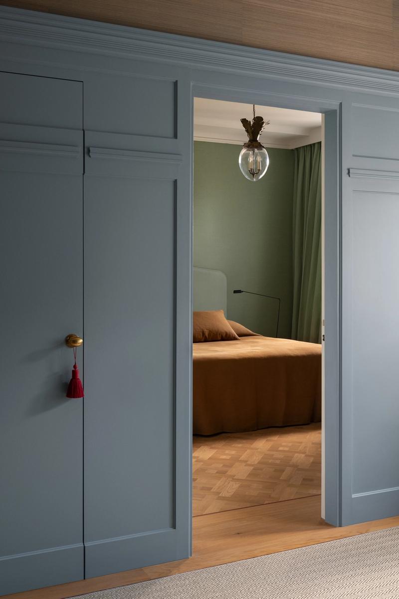 Dusty blue wall colour