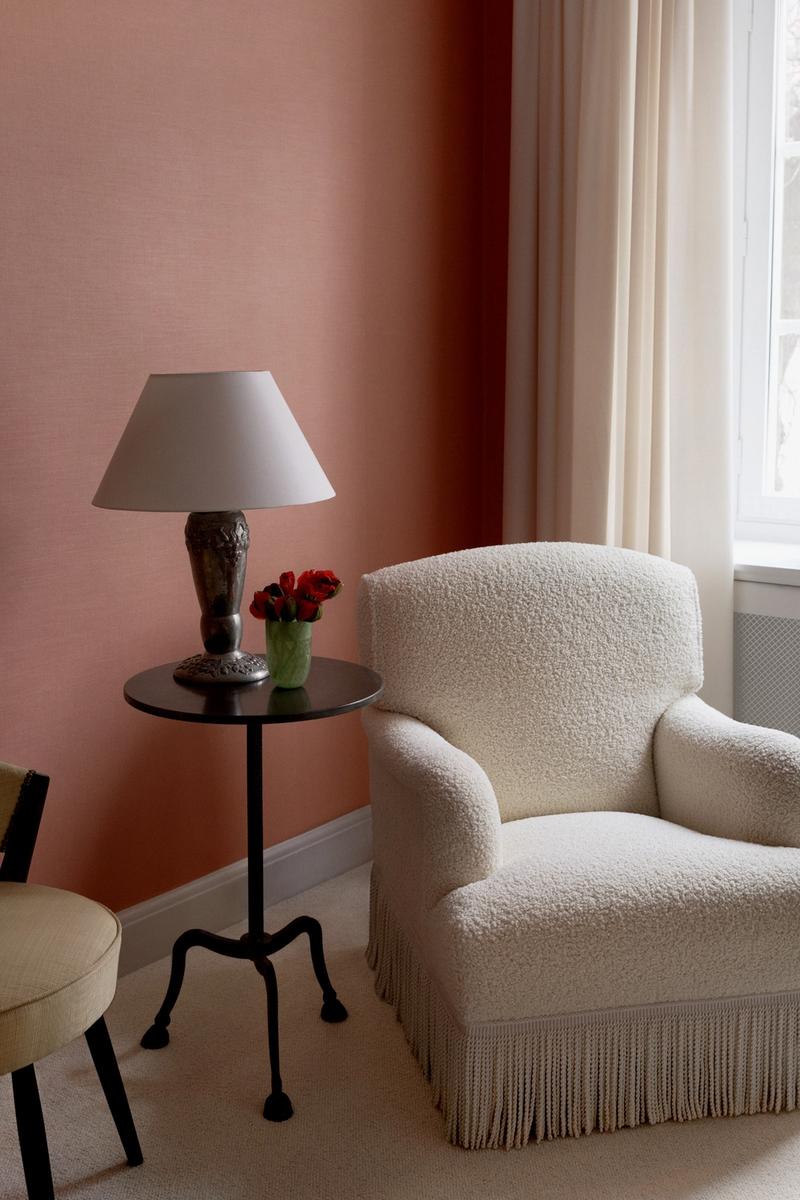 Teddy armchair with white fringes