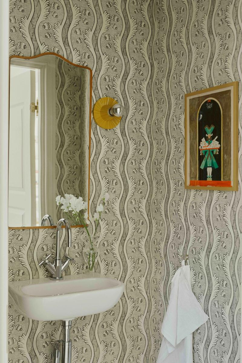 Wall cover in guest bathroom