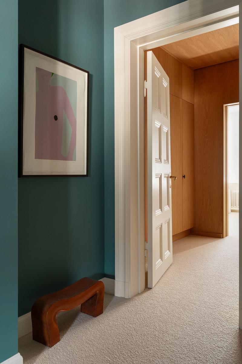 Blue wall colour in walk in closet