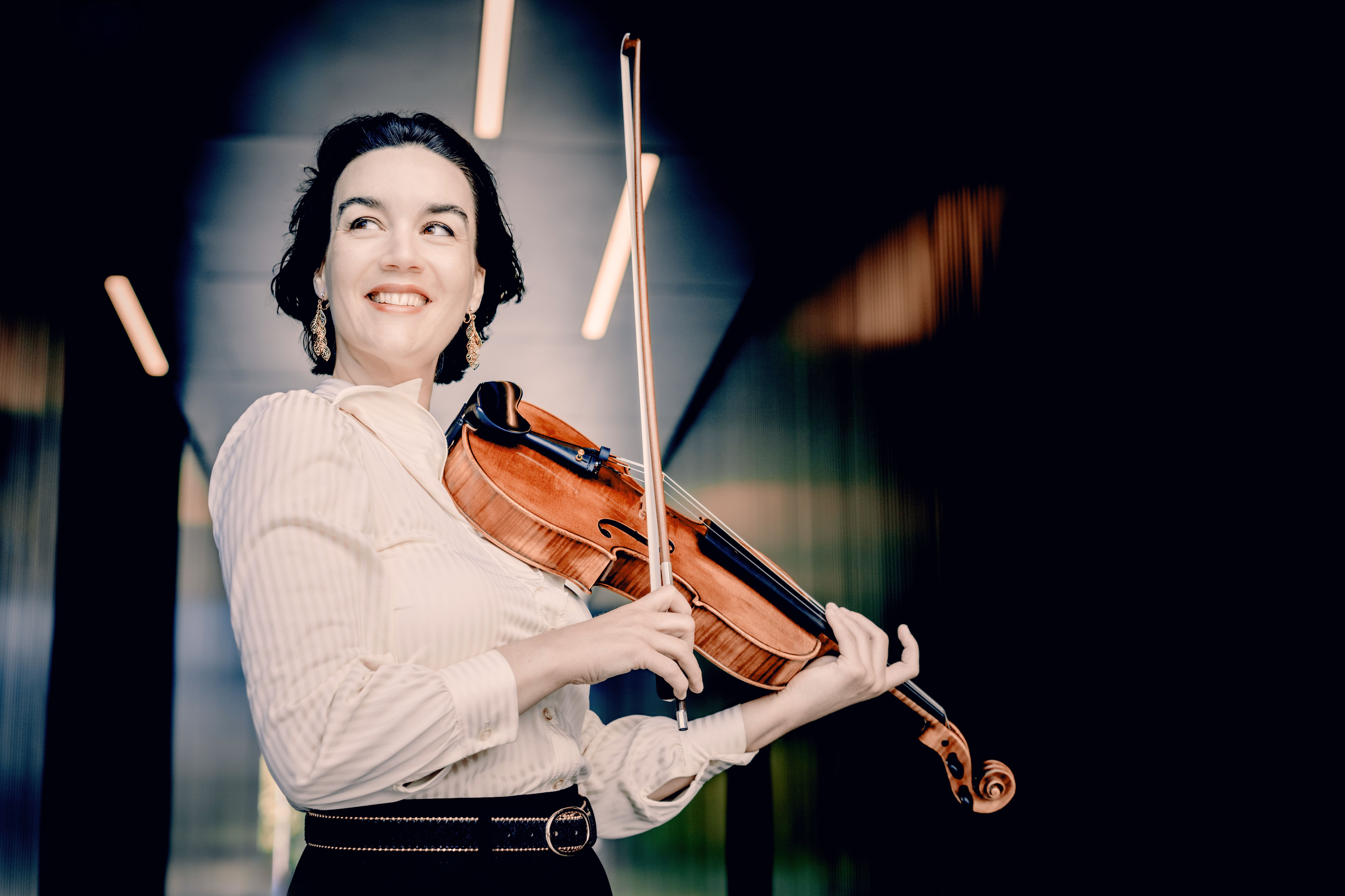 Vinciane Vinckenbosch, altiste belge, jouant de l'alto