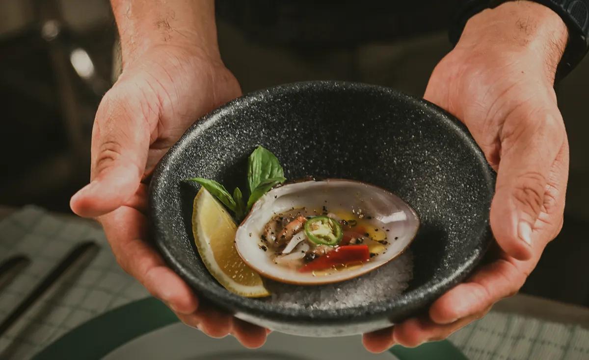 Platillo preparado con ingredientes de la península