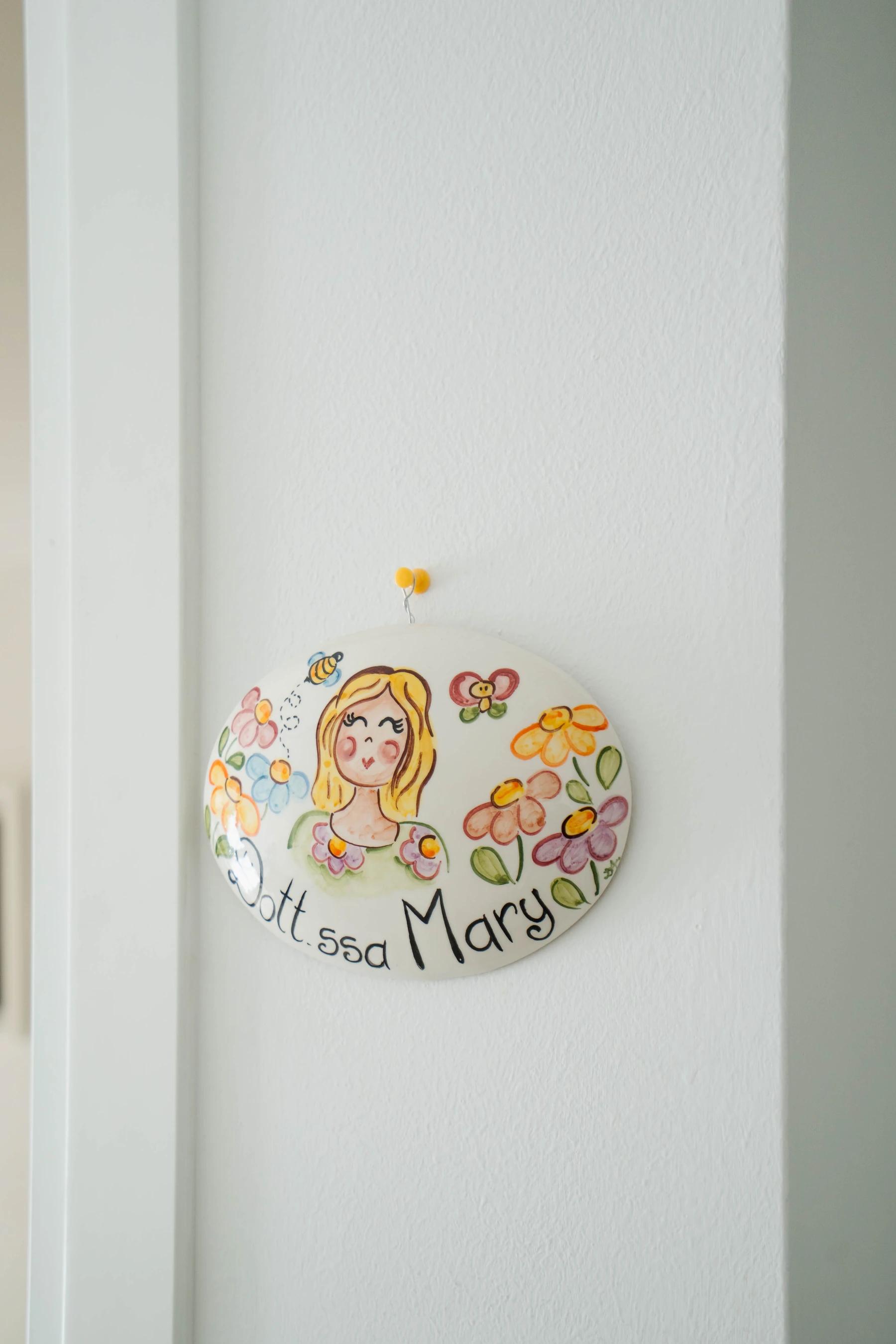 Dettaglio di una ceramica realizzata da Mary nello studio di logopedia di Viterbo