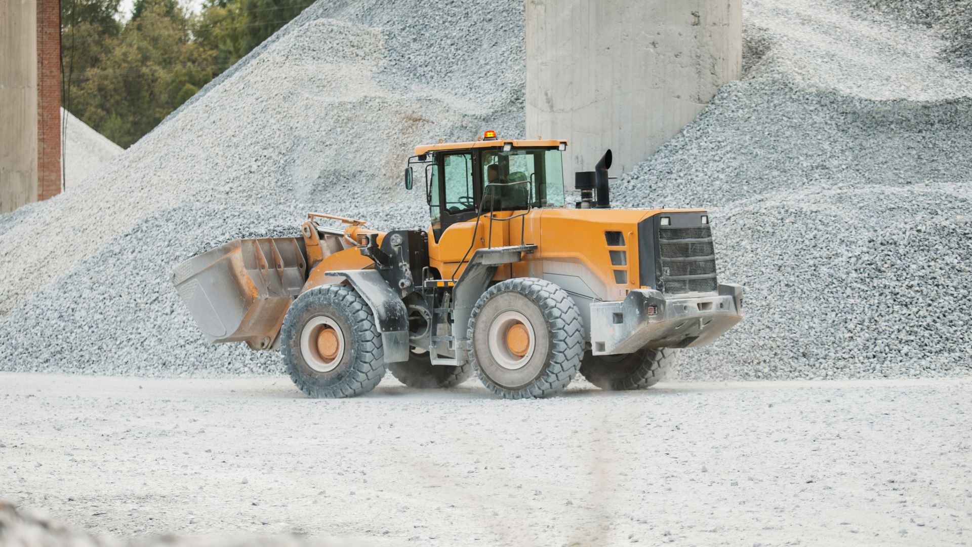 Built Tough, Seen from Anywhere – Narva AeroTech® Heavy-Duty LED Strobe/Rotator Range