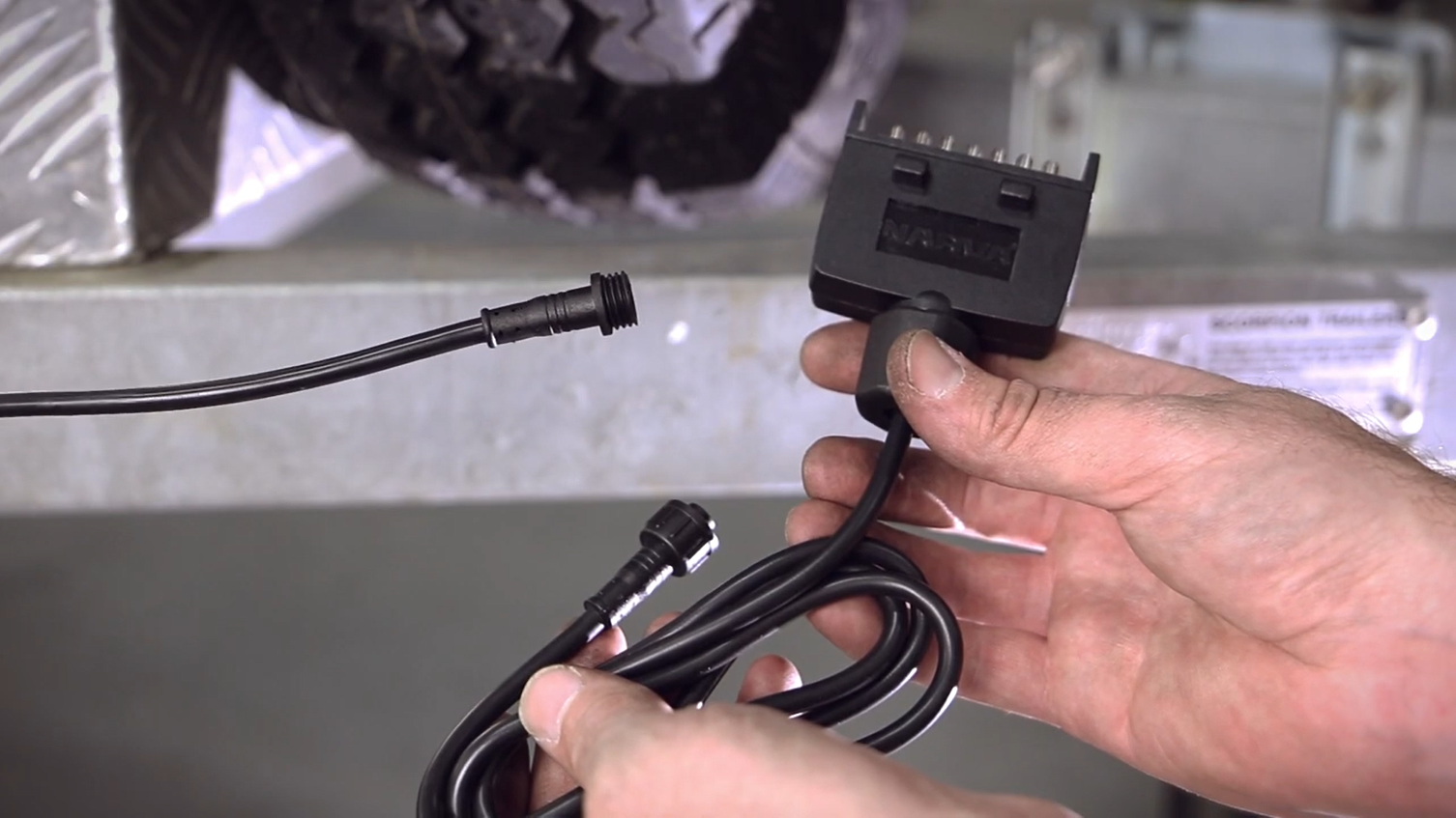 connect the Narva trailer plug to the main harness