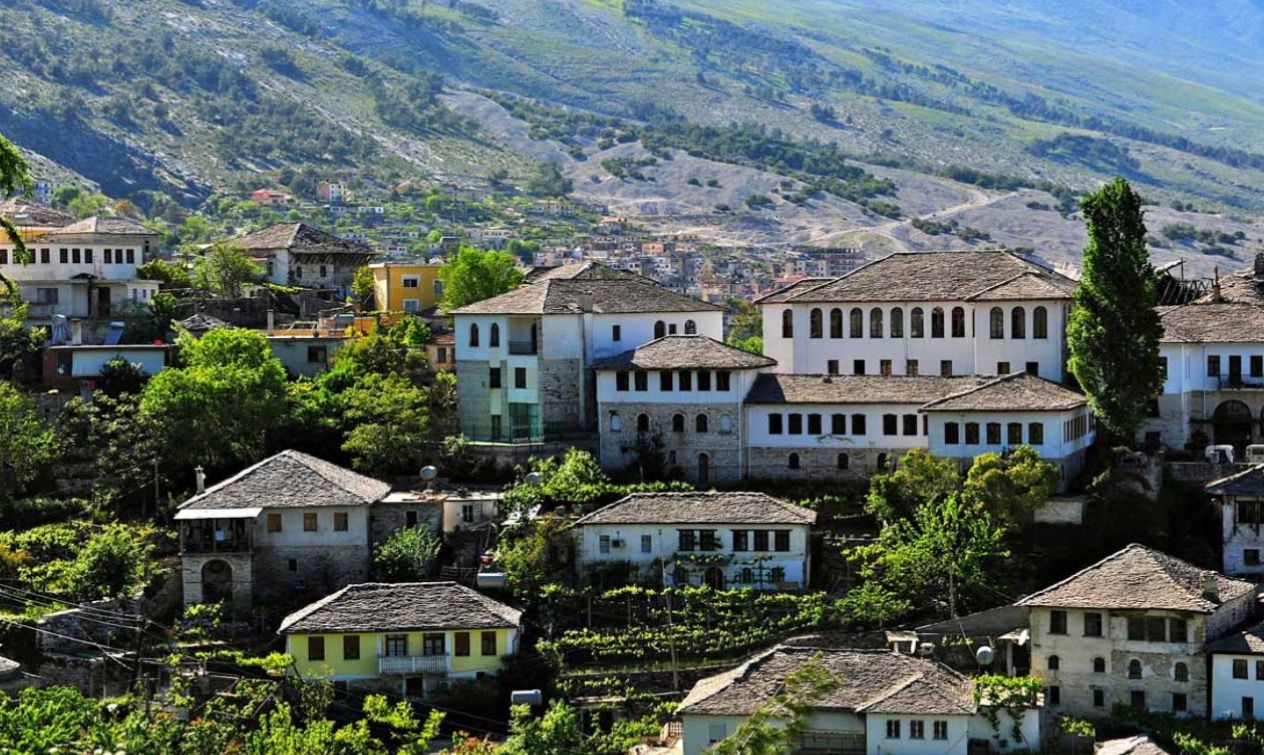 Albania - Esencial
