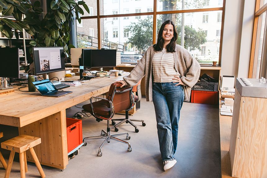 Kvinna på kontor