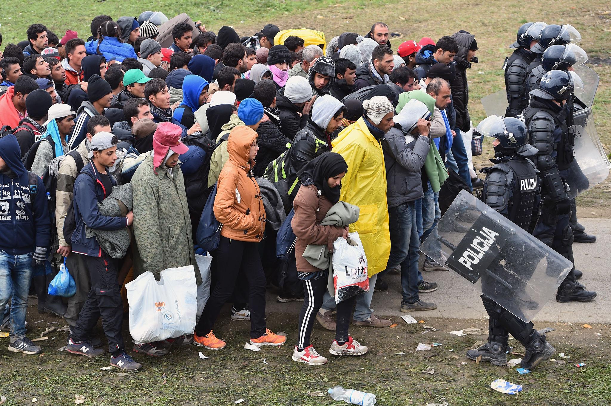 Five EU Countries Back Deportation Hubs Outside Europe, Uganda and Rwanda in Focus