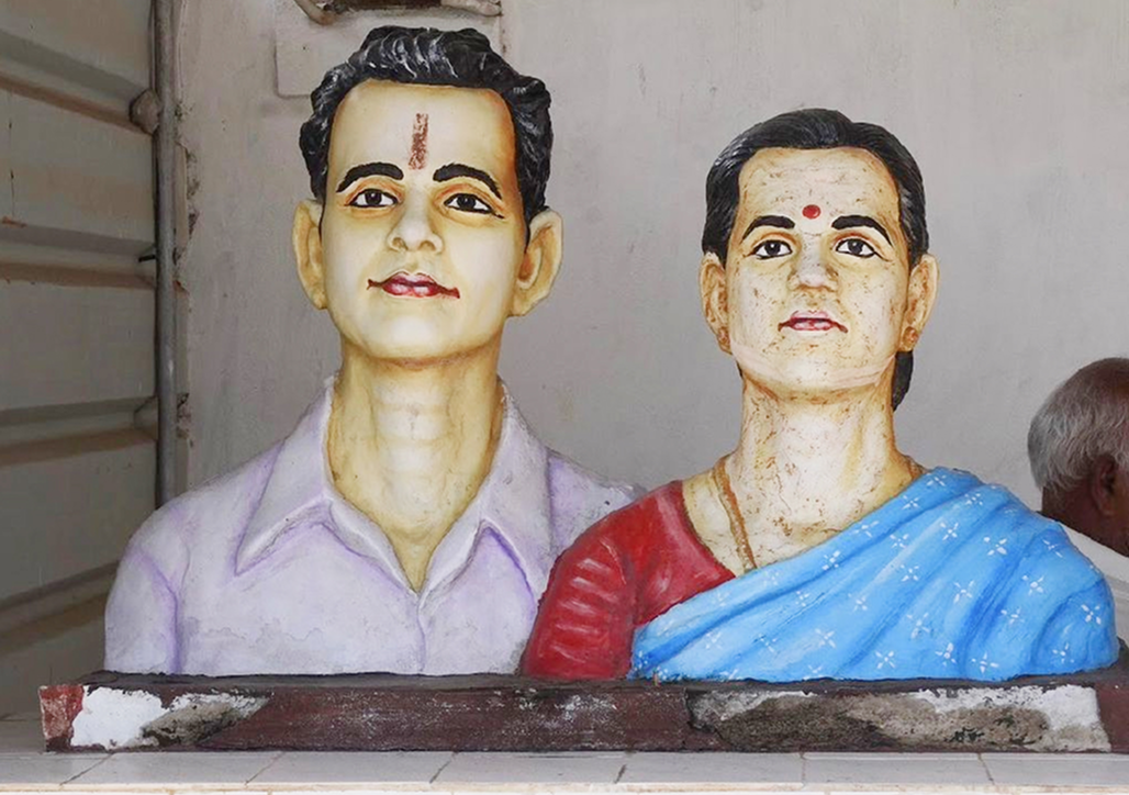 Statues of freedom fighter Sankara Narayan, along with his wife