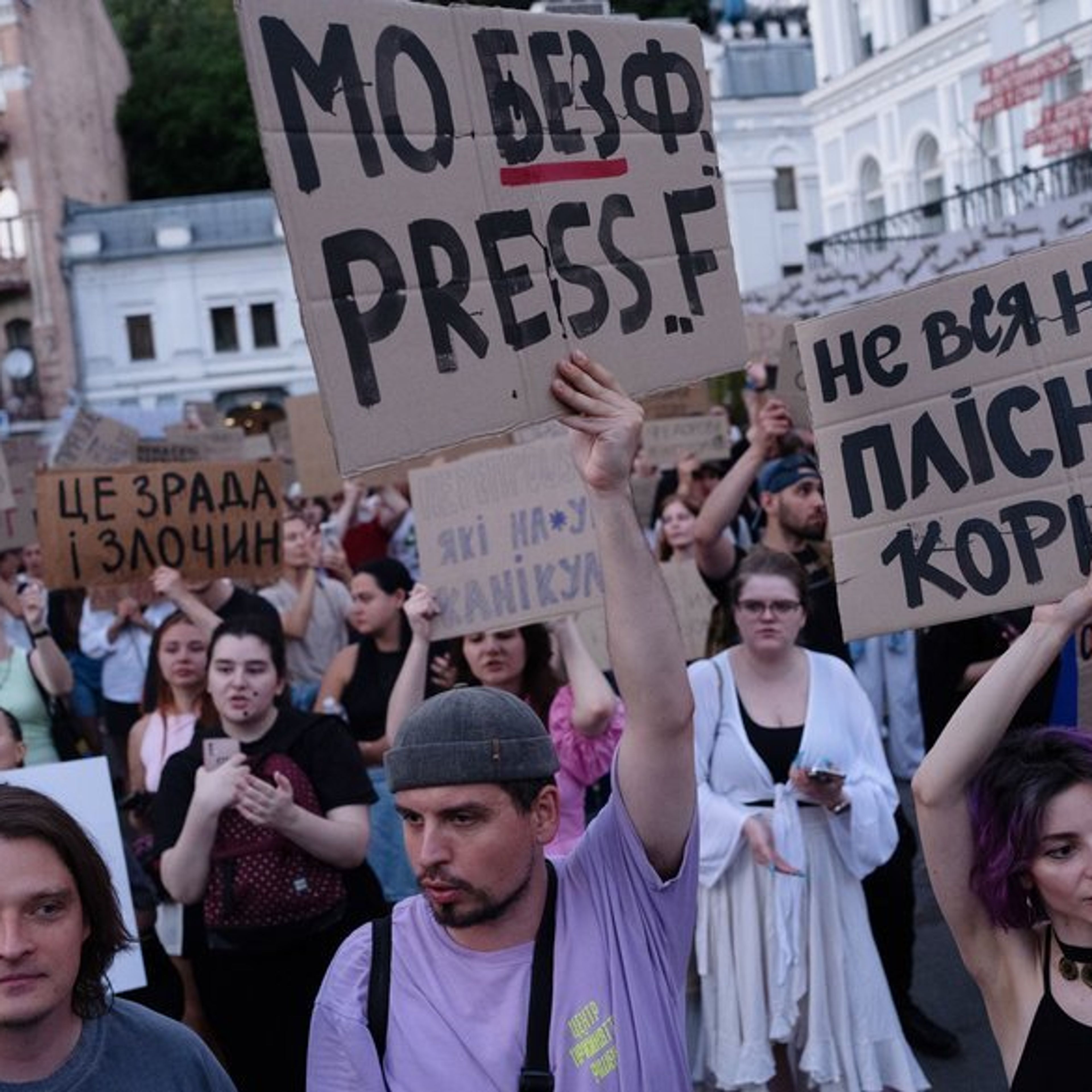 Zelensky’s Sacking of Popular Defence Minister Fedorov Sparks Rare Wartime Protests
