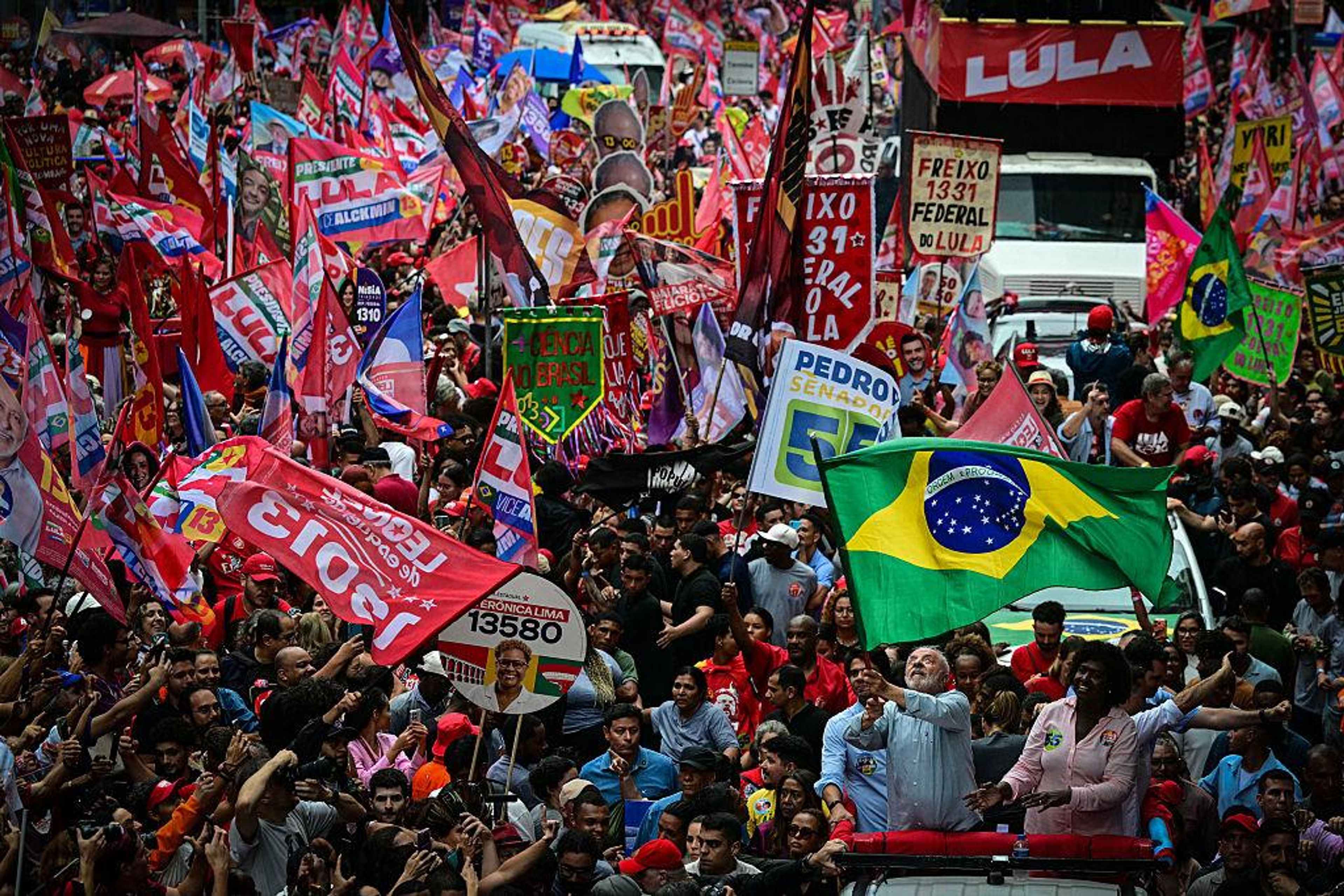 Supporters attend a campaign event for Brazilian President Luiz Inácio Lula da Silva in Rio de Janeiro ahead of the 2026 presidential election. Photo: Ricardo Stuckert/Lula Oficial