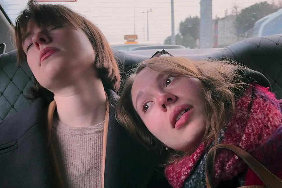 Anna Nemzer and Valeria Ratnikova, two of the journalists featured in Julia Loktev’s My Undesirable Friends: Part II – Exile, in a still from the film. Photo: Julia Loktev