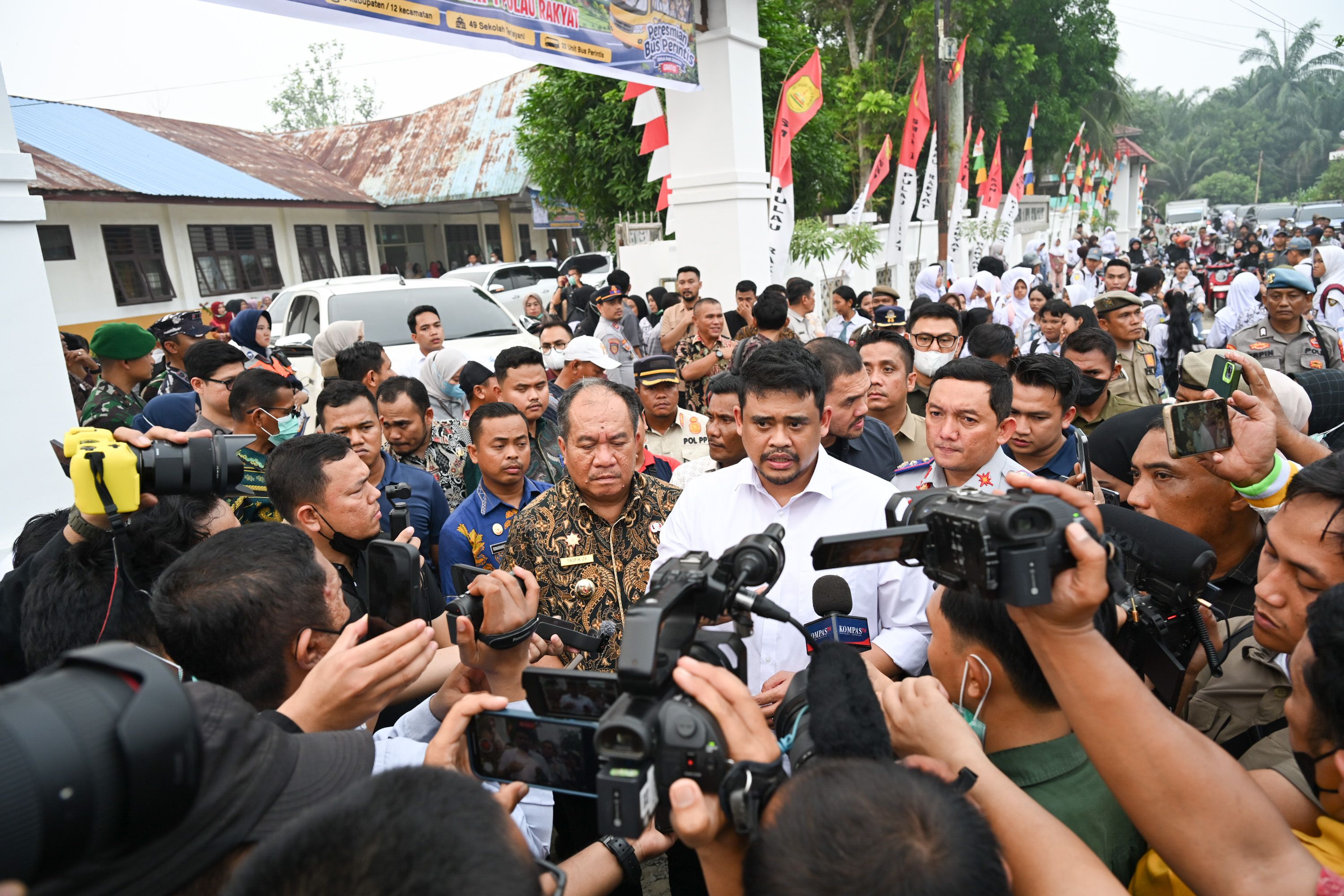 North Sumatra Governor Muhammad Bobby Afif Nasution speaks about the province’s preparedness for the approaching haze on October 14. Photo: North Sumatra Communication and Information Office (Kominfo Sumut)