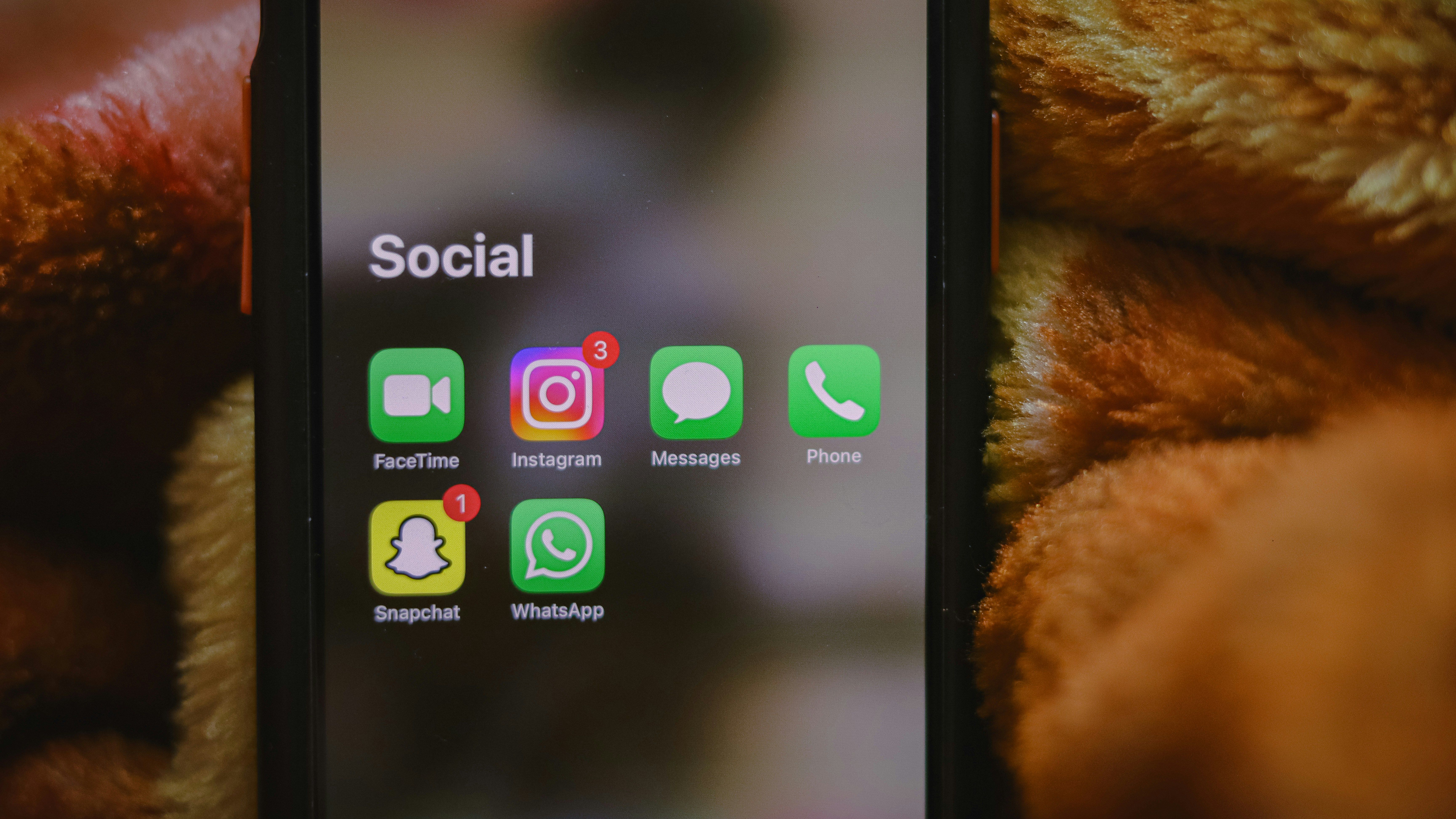Pakistan Swaps WhatsApp for WeChat as Military Ties With China Deepen
