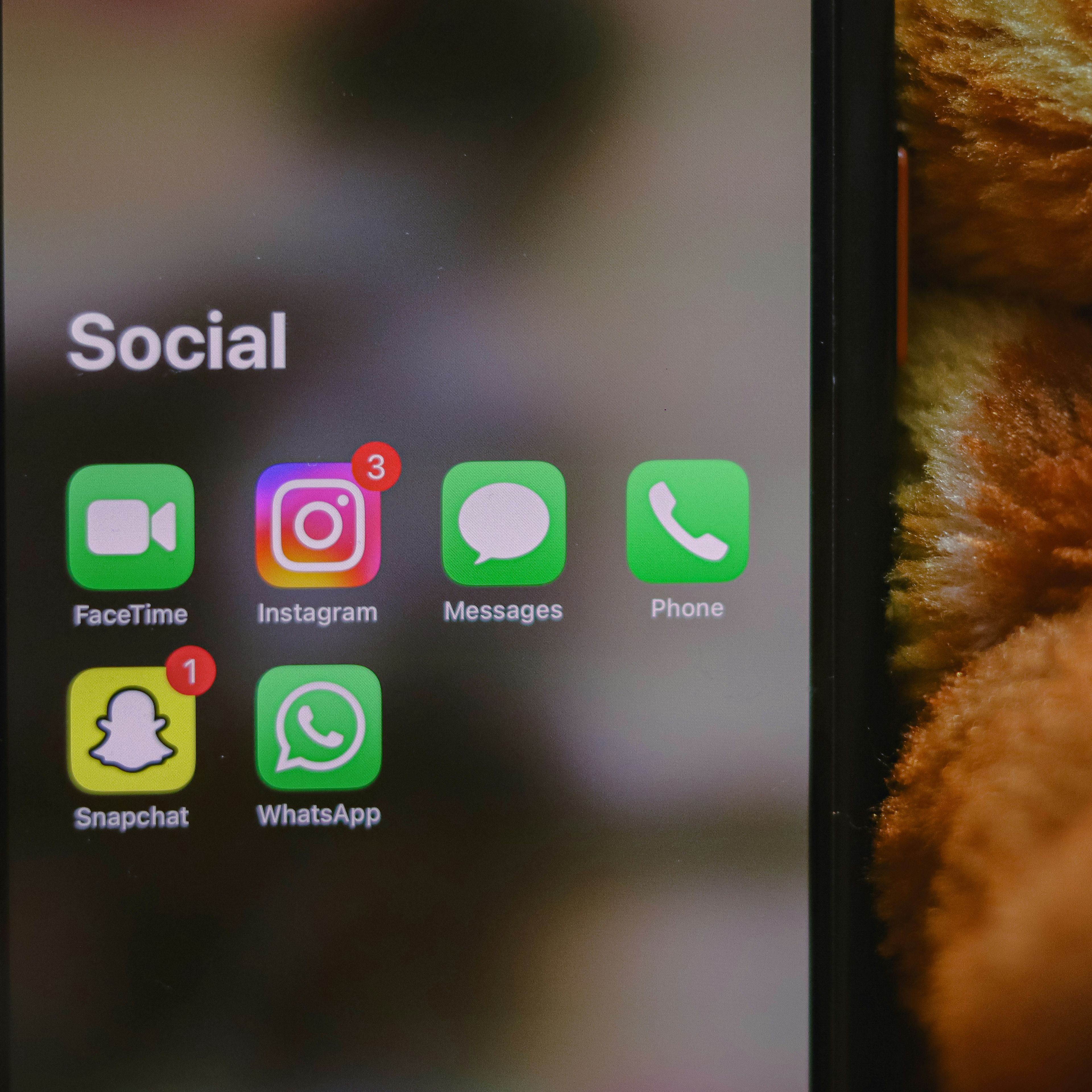 Pakistan Swaps WhatsApp for WeChat as Military Ties With China Deepen