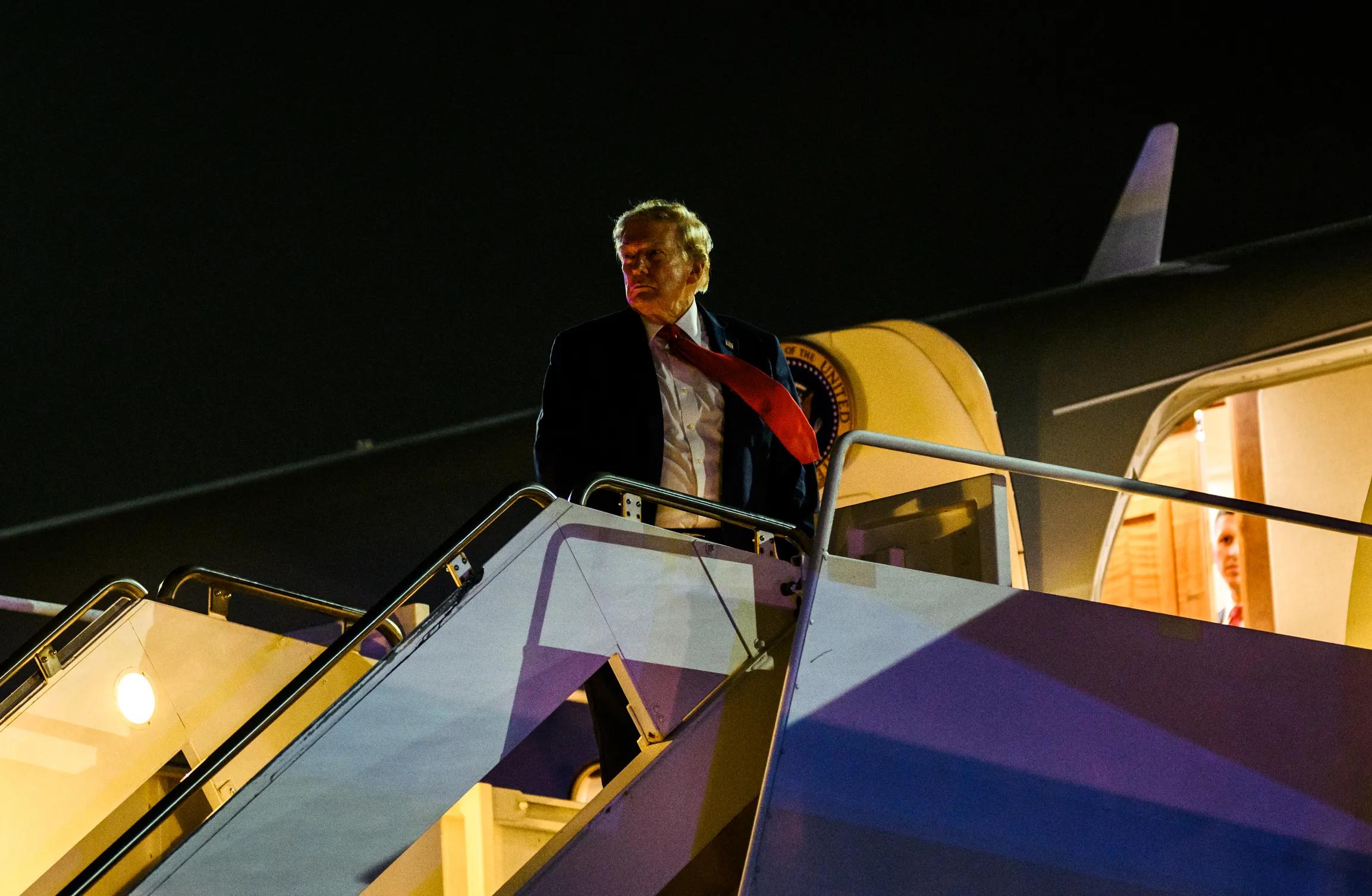 Donald Trump calls the new U.S-Venezuela agreement “the biggest oil deal in history”.