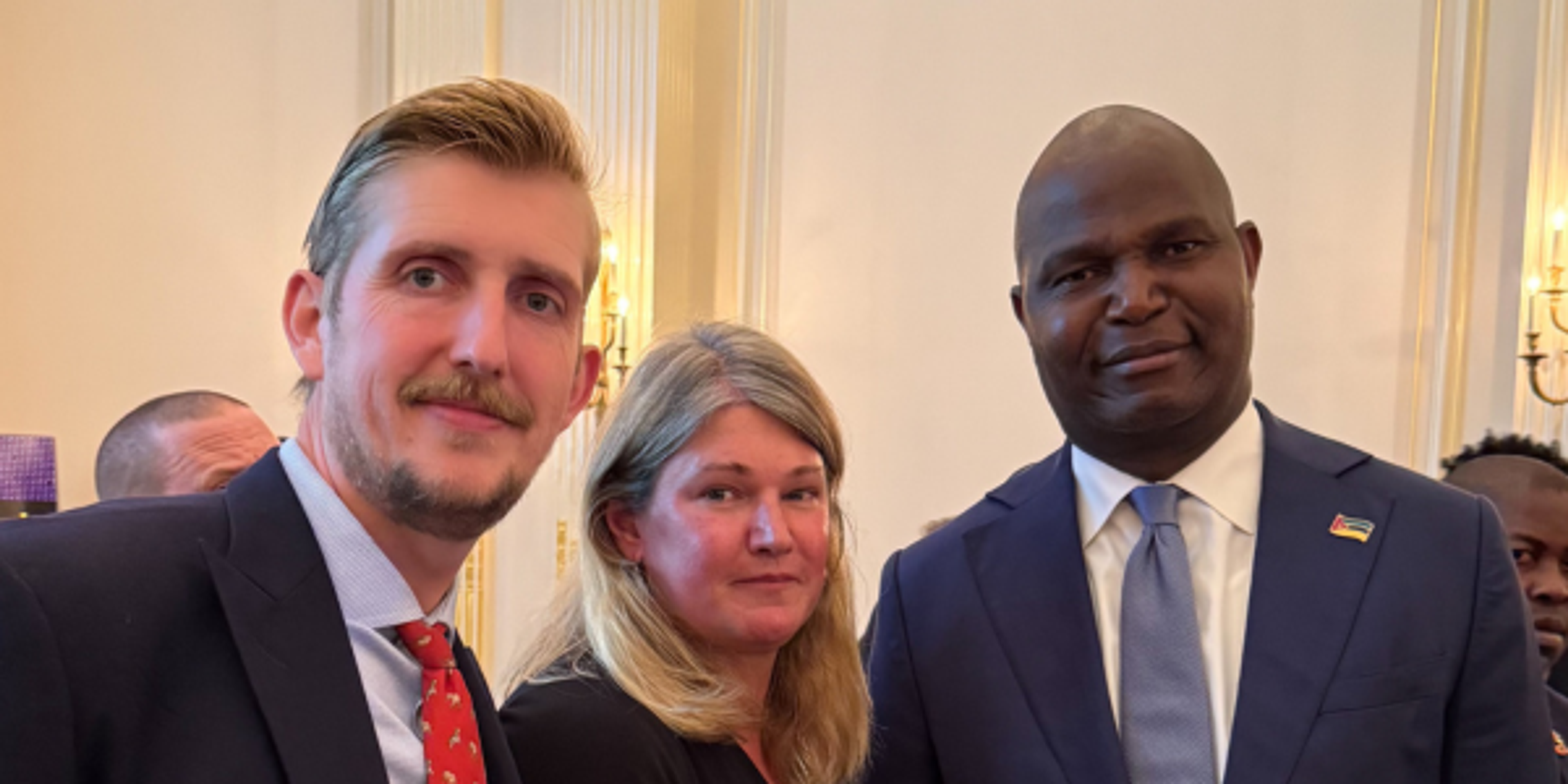 Tristan Breijer (Left) with Catherine Semcer (DSC) and H.E. Daniel Chapo, President of Mozambique, at the ICCF reception in New York on September 30, 2025. Photo: The International Council for Game and Wildlife Conservation (CIC)
