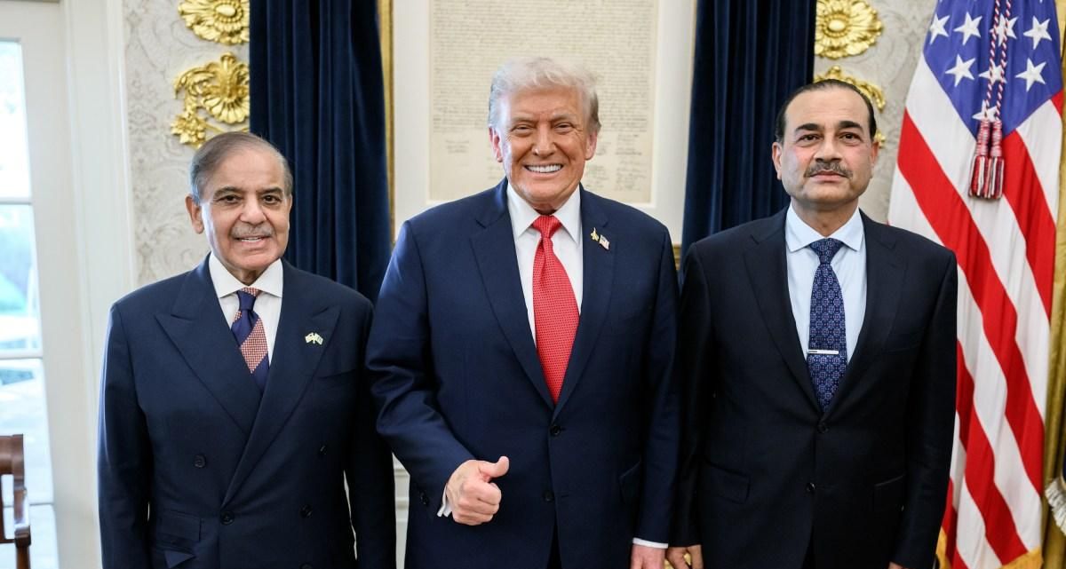 U.S. President Donald Trump meets Pakistan Prime Minister Shehbaz Sharif (left) and Field Marshal Asim Munir at the State Department in Washington, D.C., in December 2023. Photo: The White House Gallery