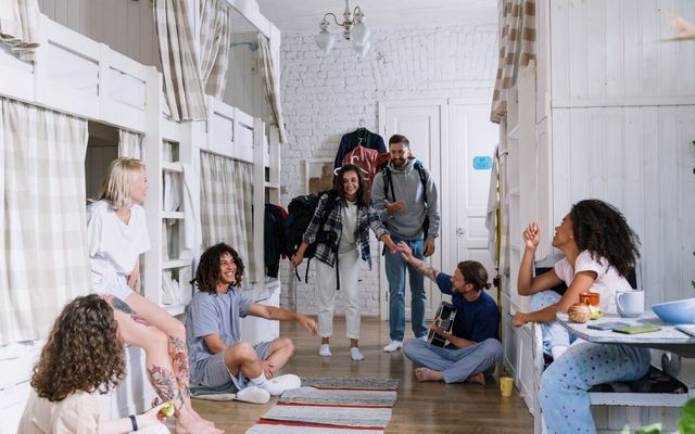 Furnished USC Apartments: 5 Move-In-Ready Options and a Practical Checklist cover