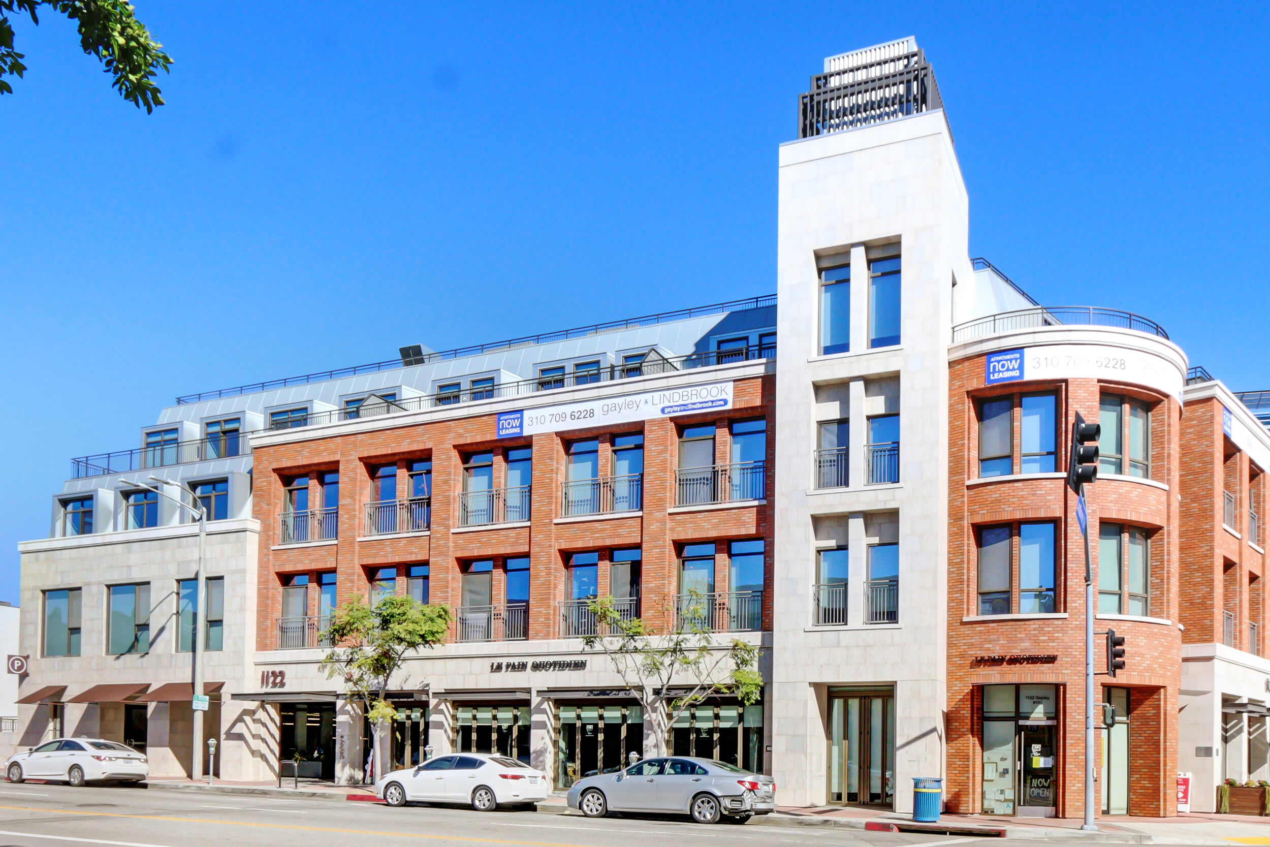 Luxurious Student Apartments Near UCLA: Are They Worth It for Your College Experience?