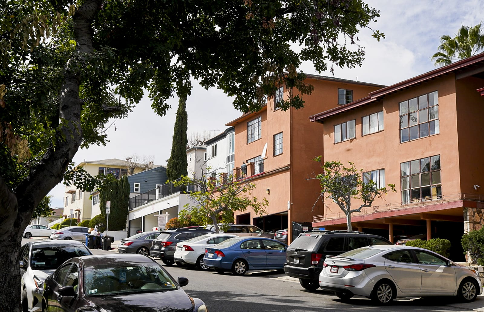 Discover Roebling Row: The Perfect Blend of Academic Life and Social Vibes Near UCLA