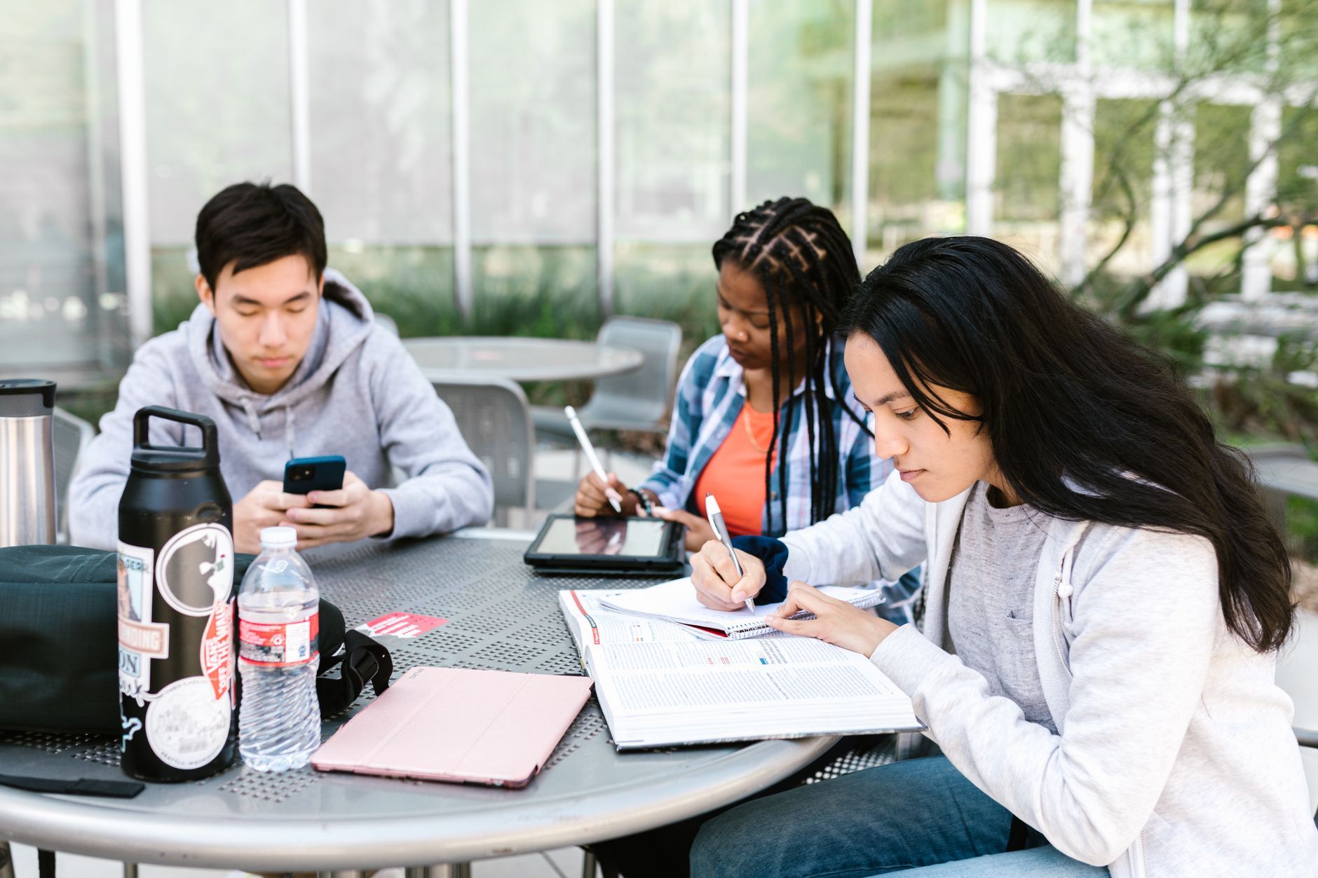USC Apartments with Rooftops: 5 Options for Study and Social Time