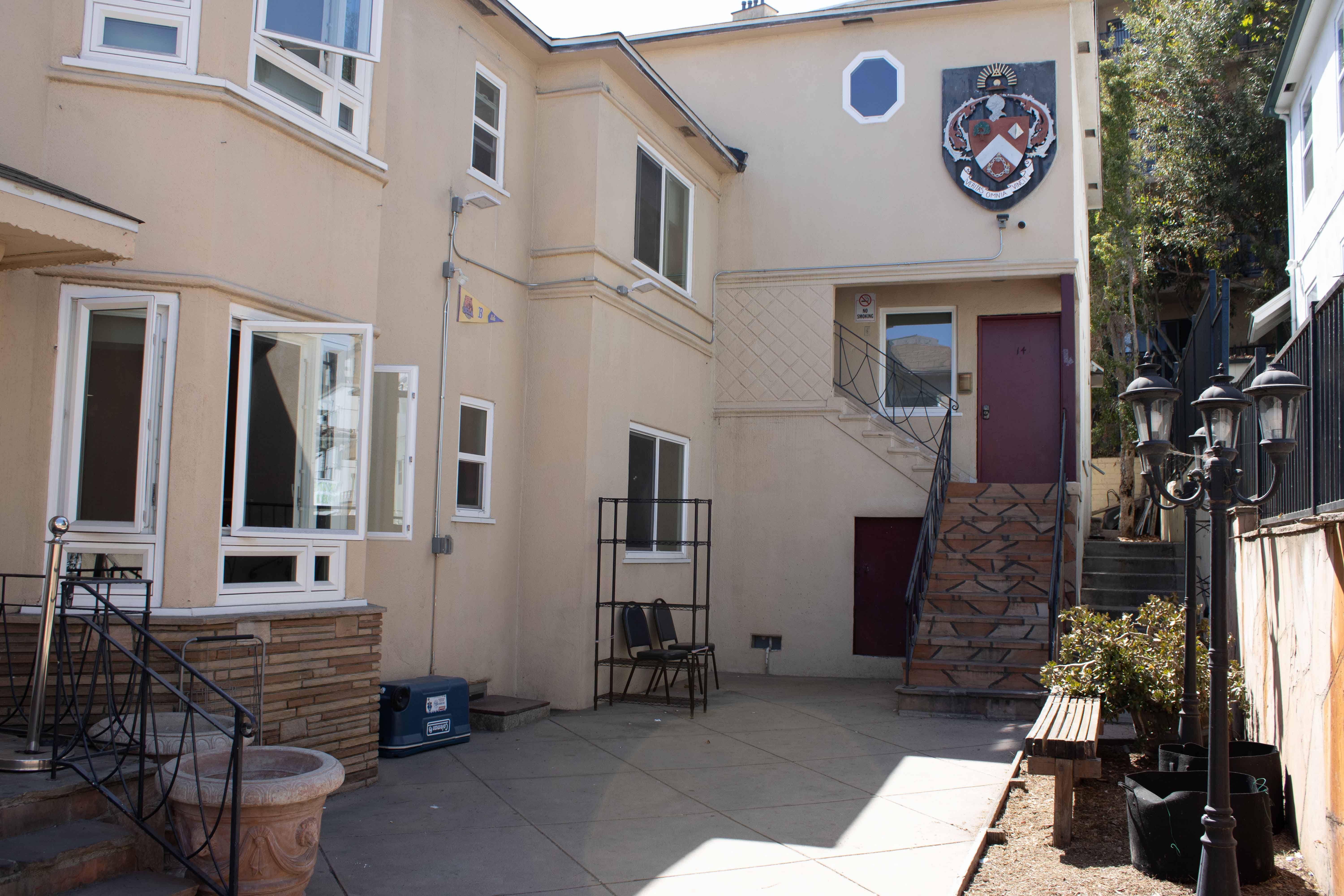 Apartments on Landfair Avenue Near UCLA: Off-Campus Student Housing Guide