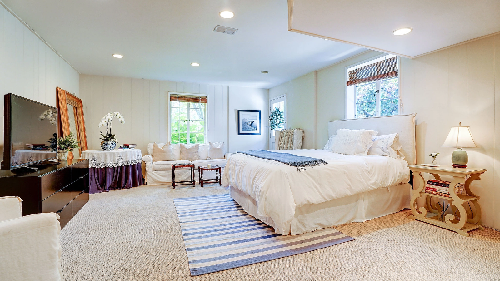 6 Furnished Apartments Near UCLA for Students