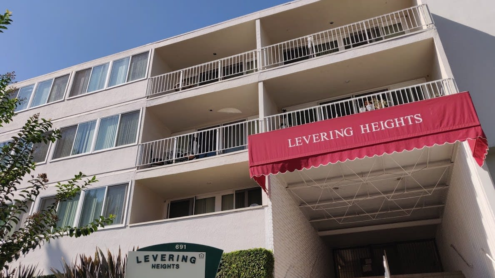 Finding Your Ideal Apartment Near UCLA: Explore Levering Ave Options