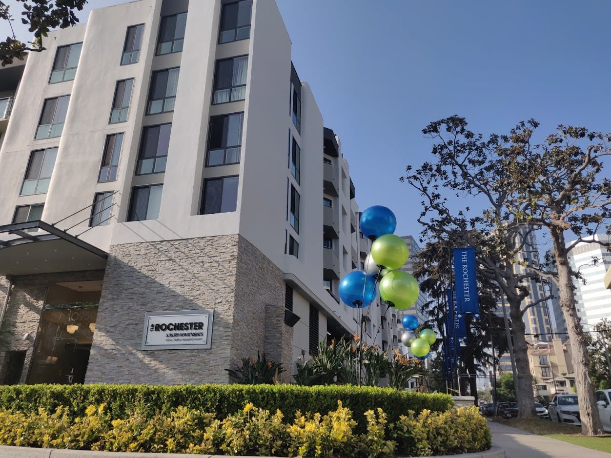 Comfortable Student Apartments Near UCLA With Everyday Amenities