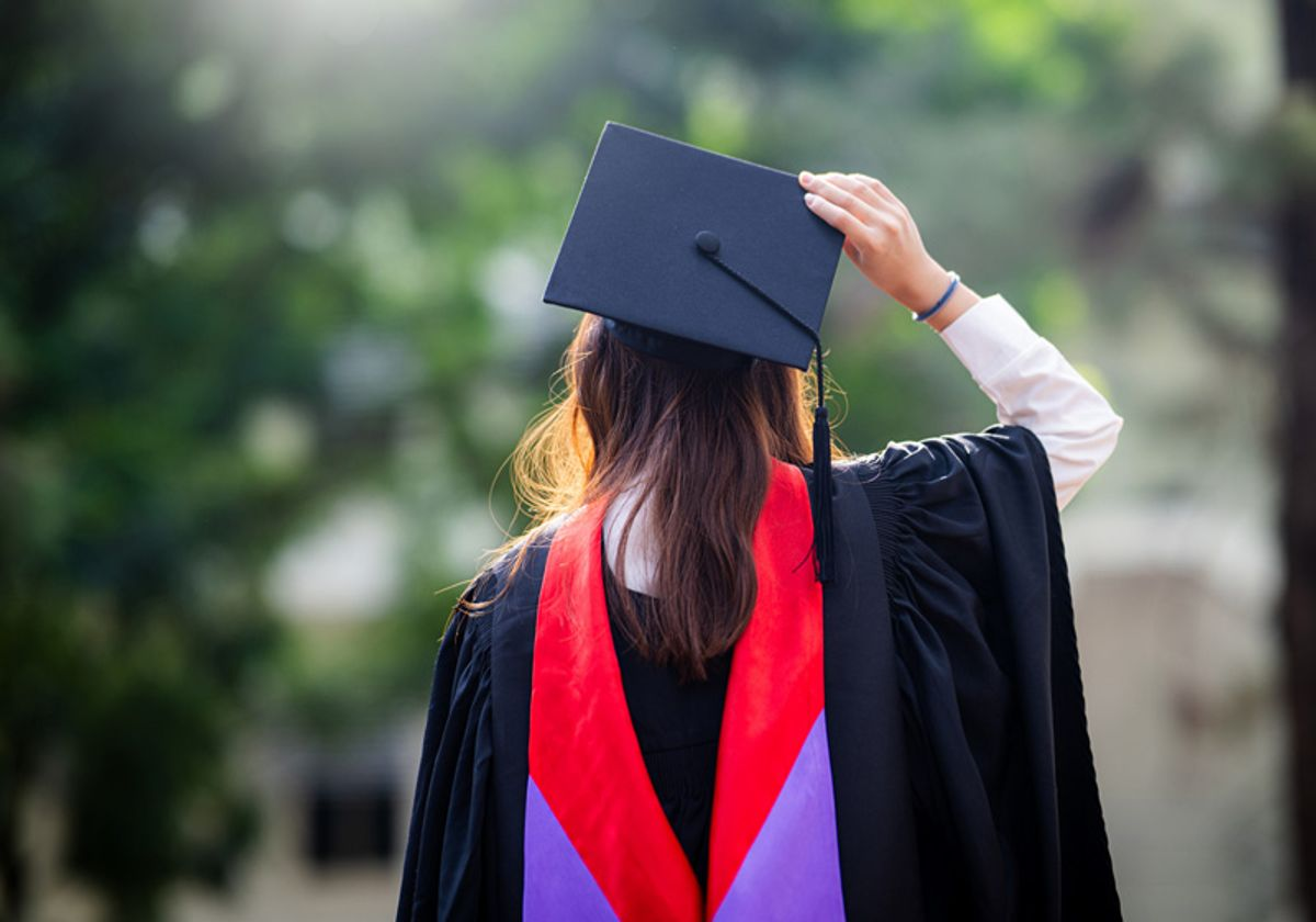 Top Apartments Near UCLA for Graduate Students