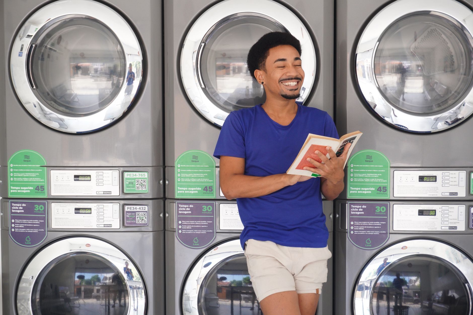 Apartments near University of Southern California with Laundry