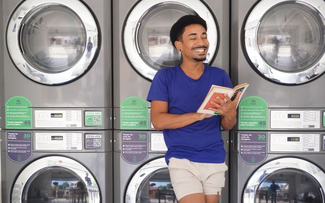 Apartments near University of Southern California with Laundry cover