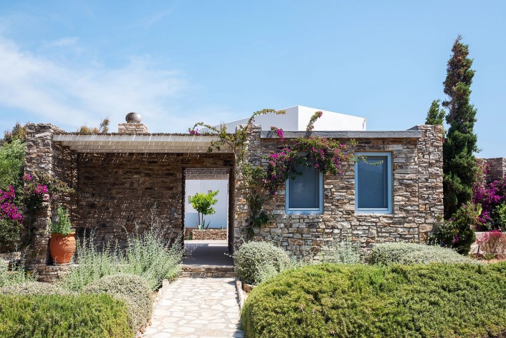 OUTDOOR YARD 