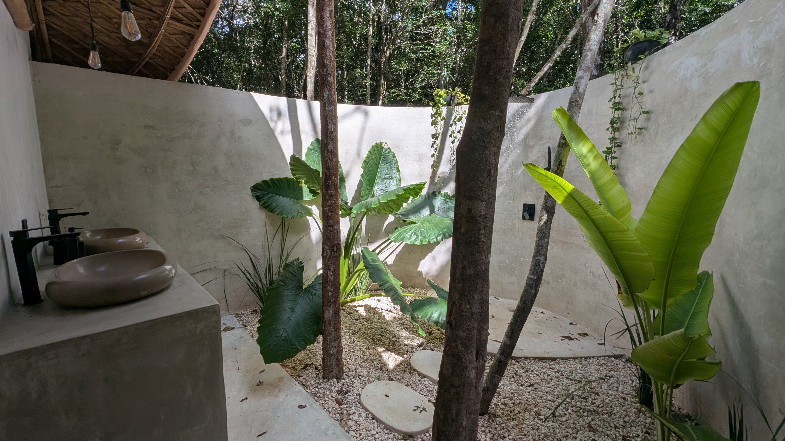 Casa de Bambu Outdoor Shower