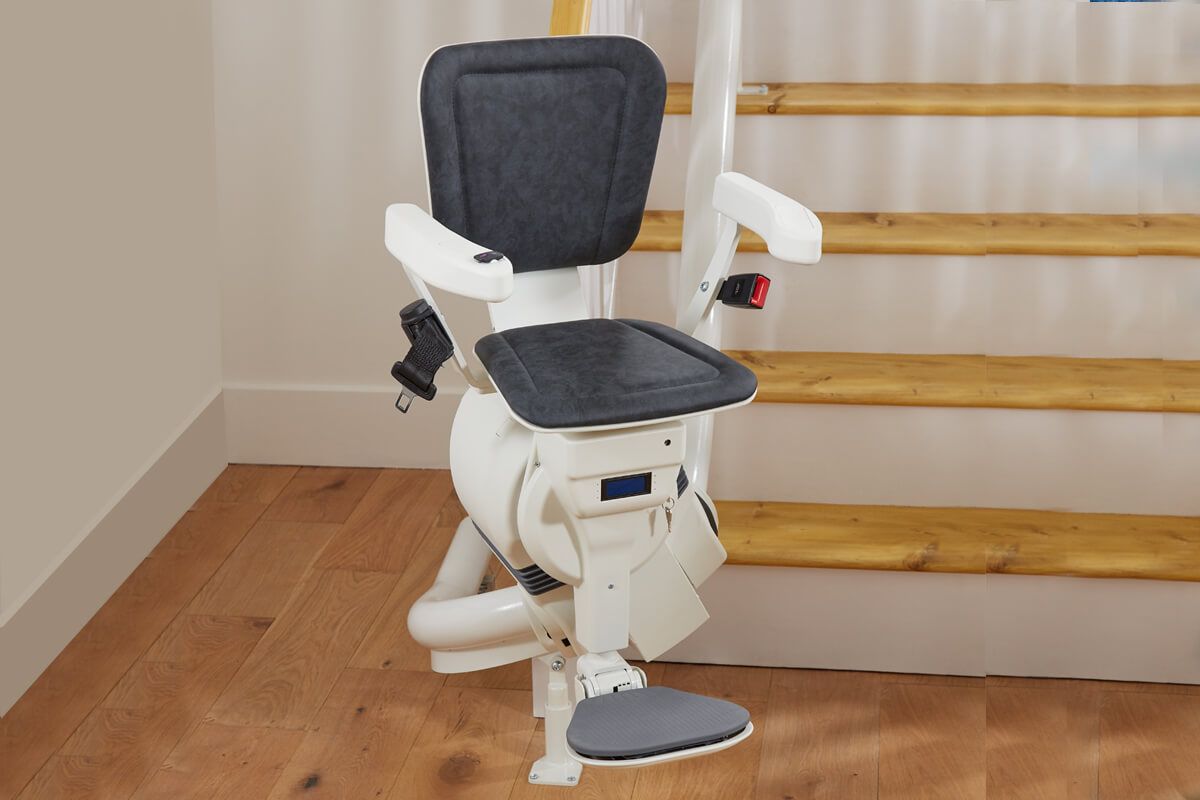 Traplift Flow X voor trappen met bocht