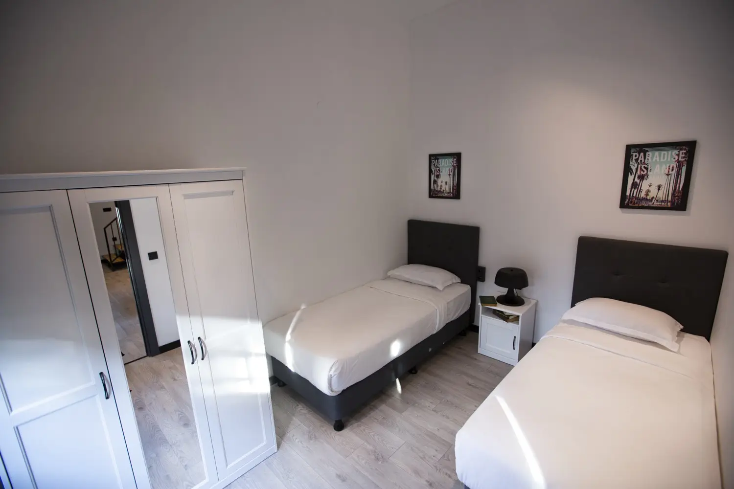 CITYLOFT 161 Two Bedroom Suite: İki tek kişilik yataklı yatak odası