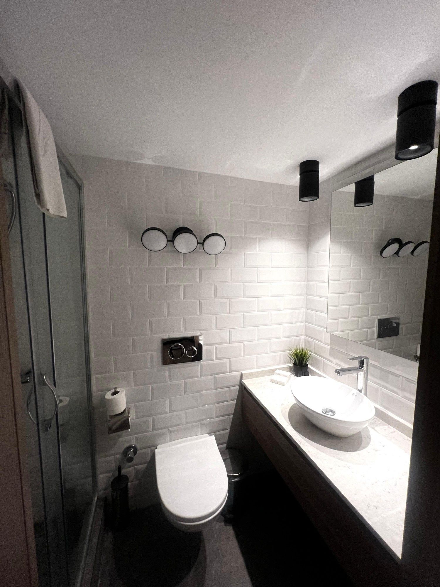 CITYLOFT 36 Dublex Suite: Lavabo, asma klozet ve duş