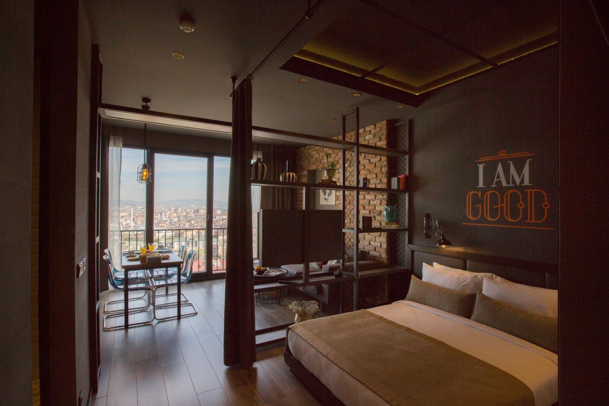 CITYLOFT 161 One Bedroom City view: Yatak odası ve şehir manzarası